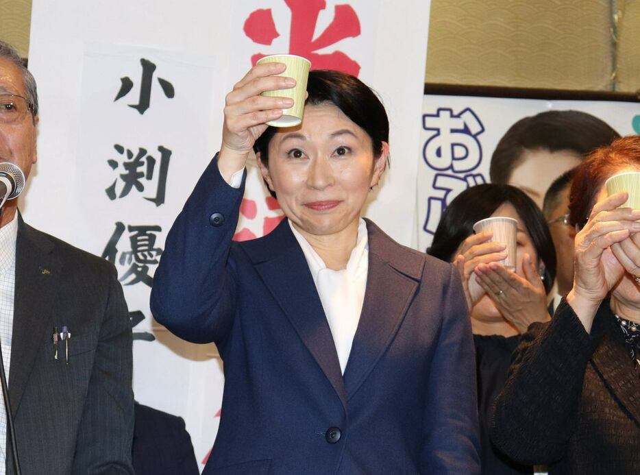 衆院選群馬5区で当選確実となった自民党の小渕優子前選対委員長＝27日夜、群馬県高崎市