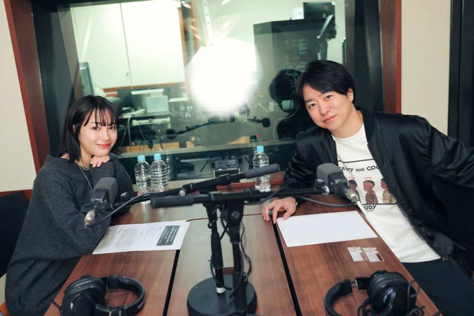 TOKYO FM『広瀬すずの「よはくじかん」』に出演する（左から）広瀬すず、櫻井翔