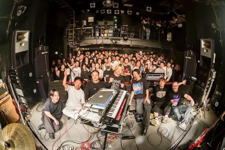 LITEとRegaと観客。（Photo by TAKASHI KONUMA）