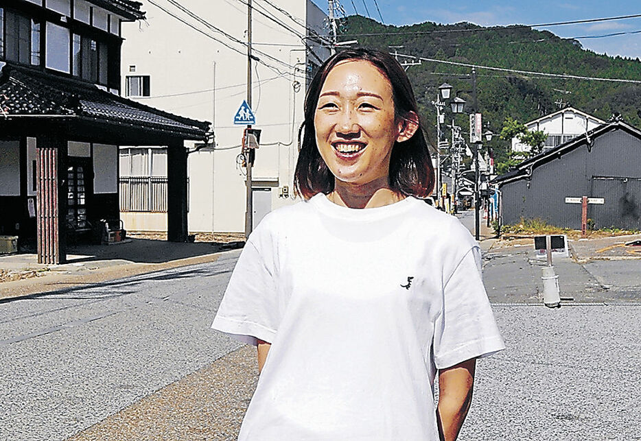 總持寺祖院が重要文化財に指定される見通しとなったことを喜ぶ宮下さん＝輪島市門前町