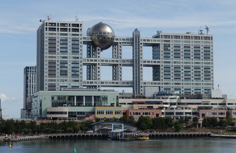 フジテレビ＝東京都港区で