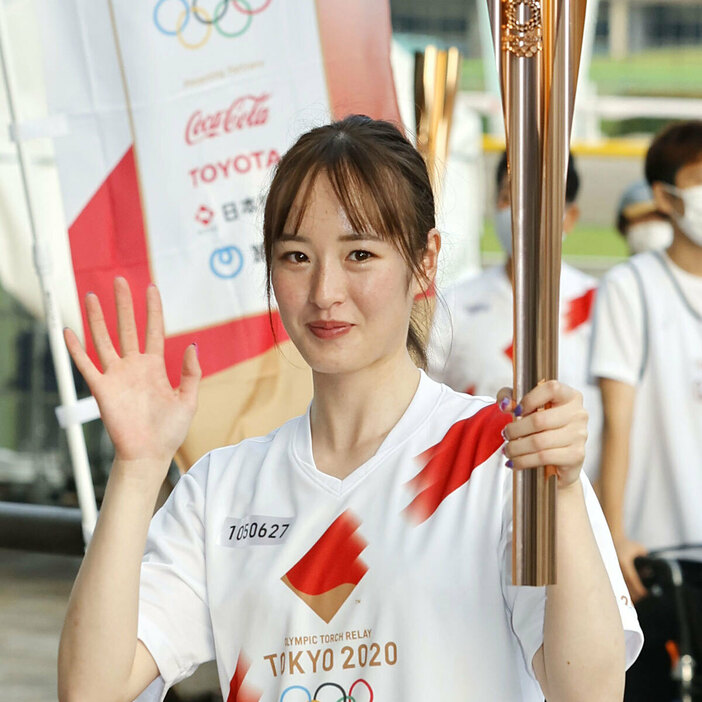 聖火リレーのランナーまで務めた藤田菜七子（写真・共同通信）