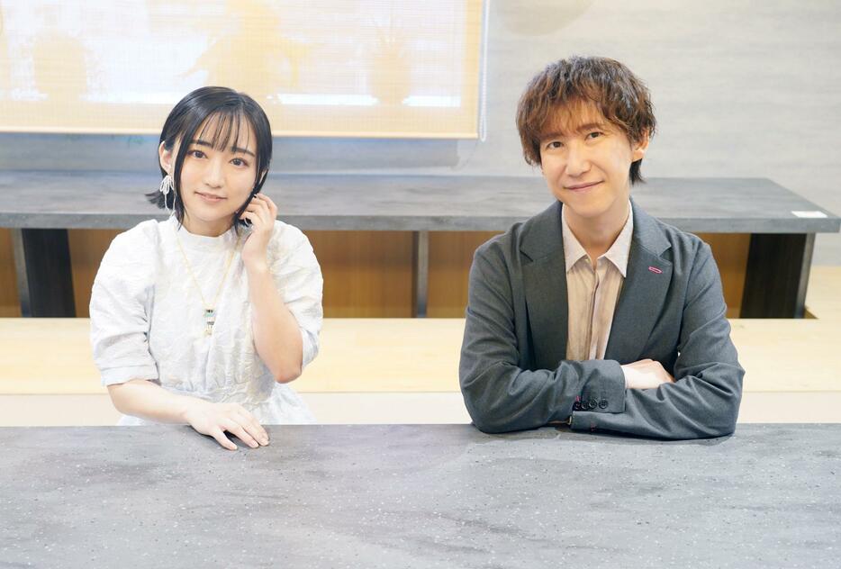 「妻、小学生になる。」に出演する悠木碧さん（左）と平川大輔さん