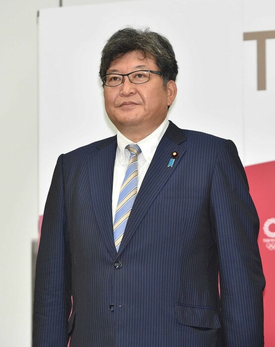 萩生田光一氏