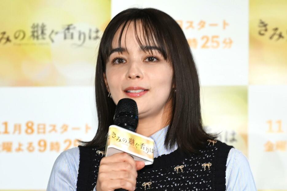 連続ドラマ「きみの継ぐ香りは」の記者発表会に出席した加藤ローサさん