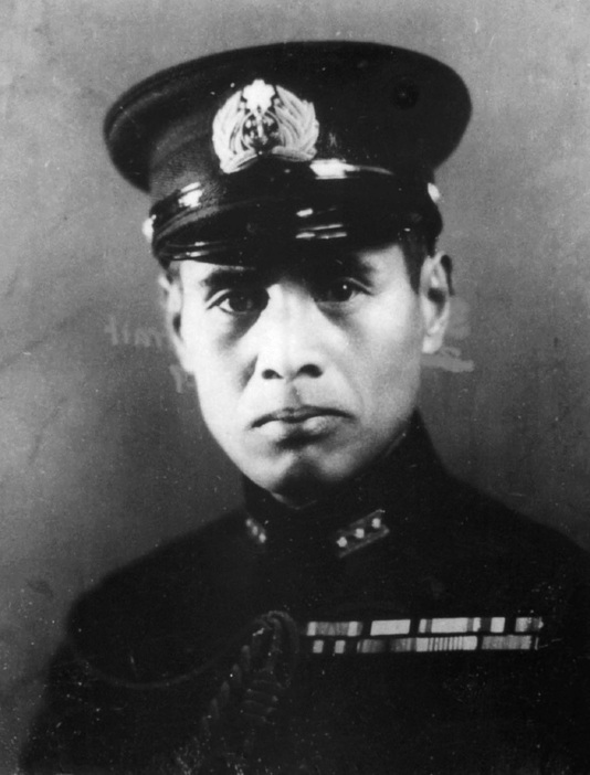 T部隊の作戦を主導した軍令部作戦部参謀・源田実中佐。特攻の積極的推進者でもあった