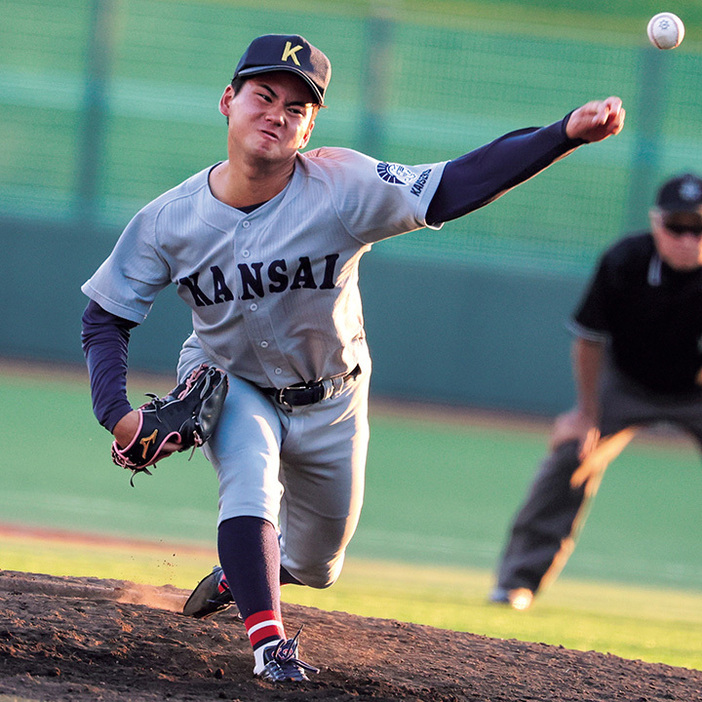 大学生レベルを超越する左腕・金丸[写真=太田裕史]