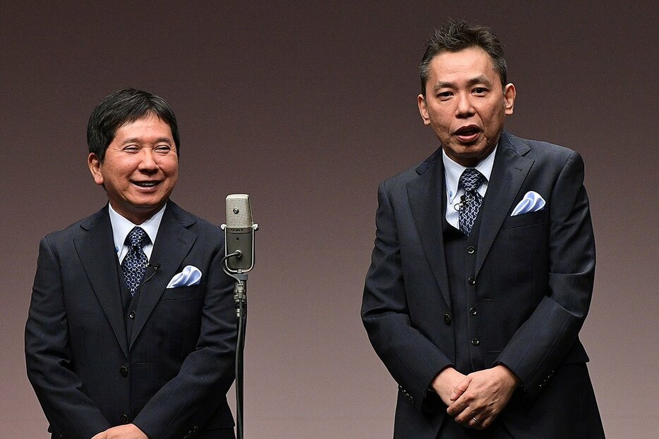 爆笑問題の田中裕二（左）と太田光