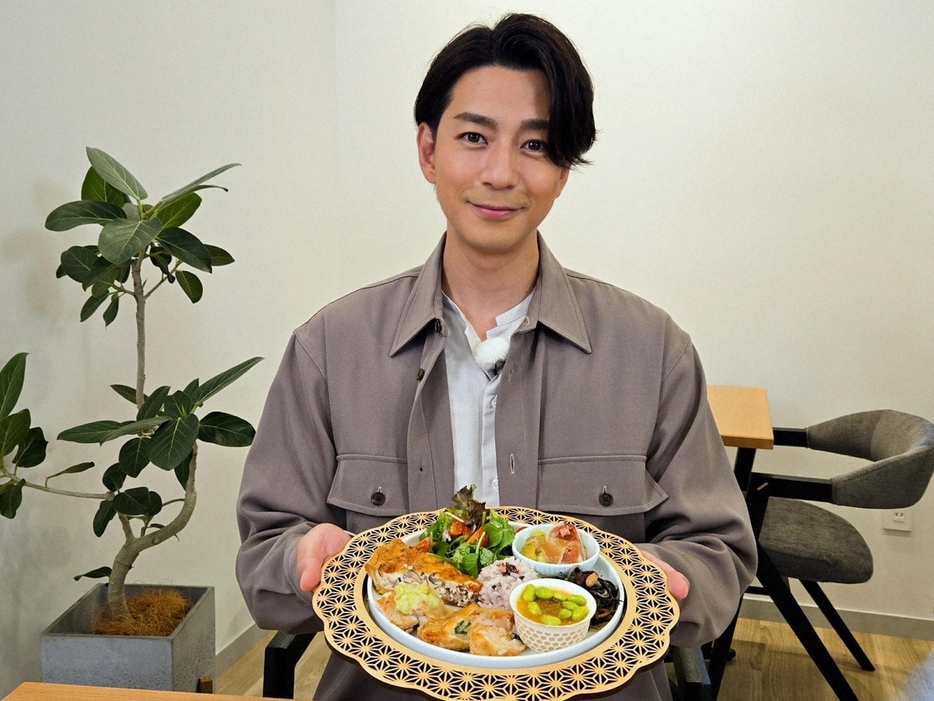 『ワンディッシュ～「おいしい」の向こう側～』に出演する三浦翔平さん　（写真提供　ABCテレビ）