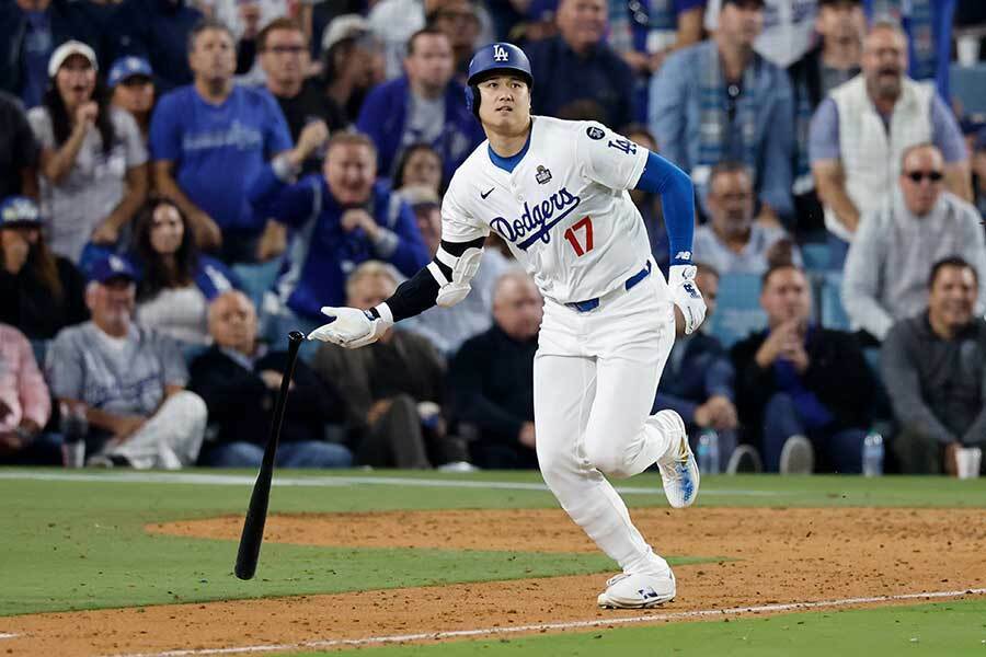 8回の第4打席にWS初安打となる二塁打を放ったドジャースの大谷翔平【写真：Getty Images】