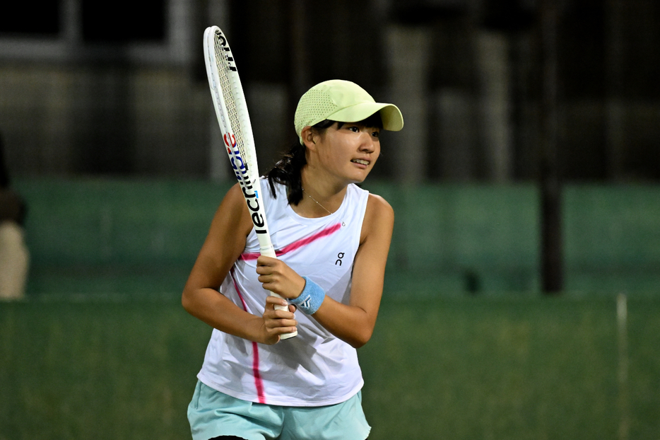 「RSK全国選抜ジュニアテニス大会」（岡山県岡山市・浦安総合公園テニスコート）の女子シングルスで決勝に進出した坂田芽優（東京／狛江インドアジュニアATPチーム）（写真提供◎RSK全国選抜ジュニアテニス大会、撮影◎北沢勇）