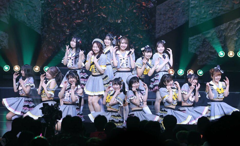 コンサートを行うＳＫＥ４８（©2024 Zest,Inc.）