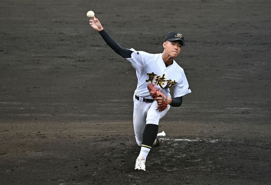 1失点で完投した育徳館のエース島