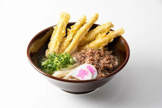 人気ナンバーワンメニューの「肉ごぼ天うどん」（資さんうどん提供）