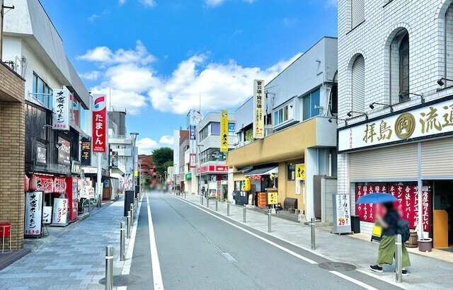 商店街の奥には神社があります