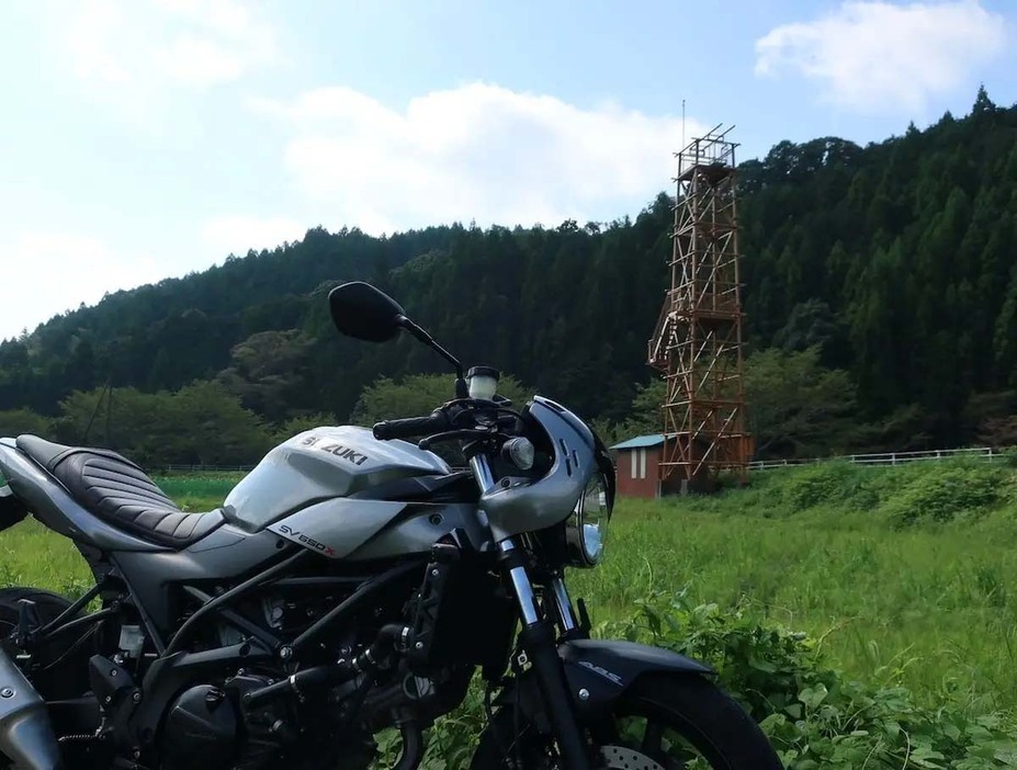 バイク小説家がツーリングと文学の魅力を綴る書き下ろしエッセイ