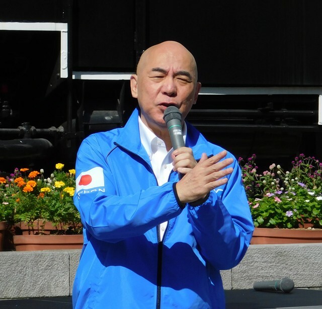 百田尚樹氏＝新橋駅前