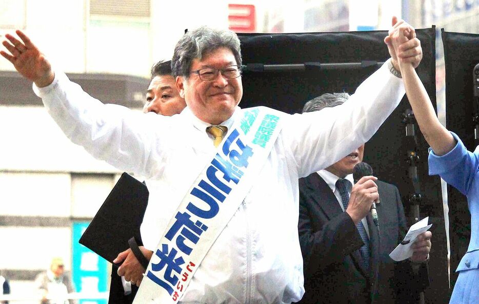 萩生田光一氏