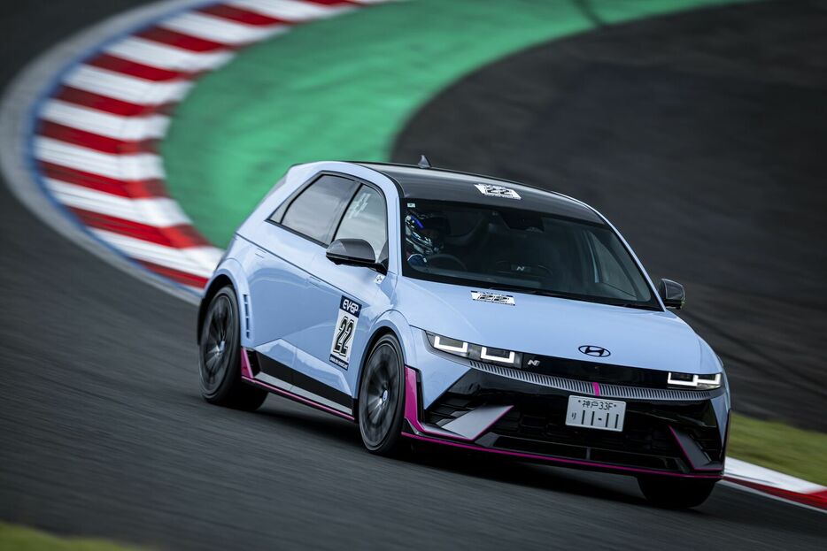 ヒョンデ・アイオニック5 Nが全日本EV-GPに参戦。総合優勝を始め、出場した3台すべてが5位入賞を果たすという快挙を成し遂げた。