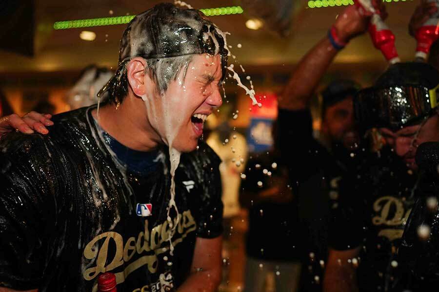 シャンパイファイトに参加したドジャースの大谷翔平【写真：Getty Images】