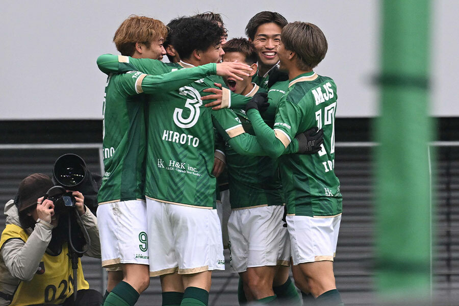 リーグ戦4試合を残して残留を決めた東京ヴェルディ【写真：徳原隆元】