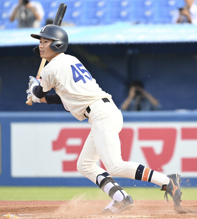 法大の1年生・熊谷は逆方向への打撃が持ち味だ[写真=井田新輔]