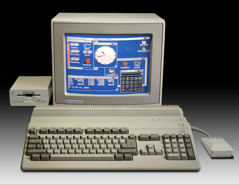 出典：Commodore Amiga 500， 16-bit computer (1987) is under CC-BY-2.5© Bill Bertram