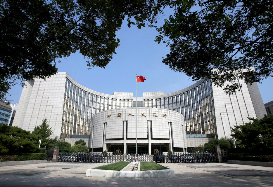 中国人民銀行（中央銀行）は、金融規制当局と共に主要金融機関との会合を開き、経済と資本市場を支援するための拡張的な政策を速やかに実施するよう促したと明らかにした。写真は２０１８年９月、北京で撮影（２０２４年　ロイター/Jason Lee）