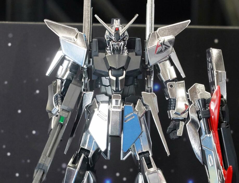 「機動戦士ガンダム：銀灰の幻影」のデルタザインのガンプラ「HG 1／144 デルタザイン」