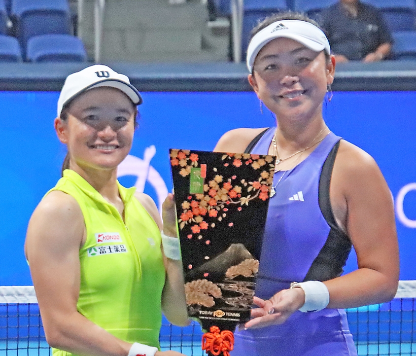 （左から）青山修子と穂積絵莉[画像/tennis365.net]