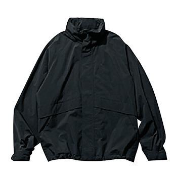 黒ブルゾン（メンズ）5,990円／UNIQLO