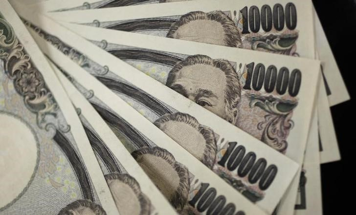 　１０月３０日、国内の生命保険各社は２０２４年度下期、金利上昇で投資妙味の高まる日本国債への投資を運用計画の中心に据えている。２０１１年撮影（２０２４年　ロイター/Yuriko Nakao）