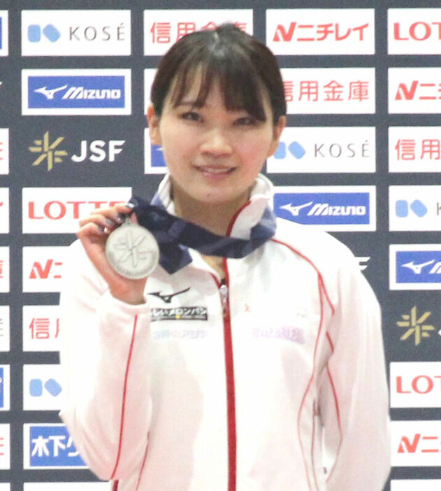 女子５００メートルで２位の稲川くるみ（カメラ・林　直史）