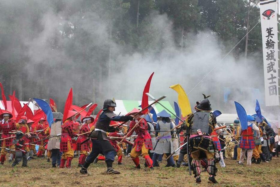 箕輪城址で繰り広げられる「箕輪城攻防戦」