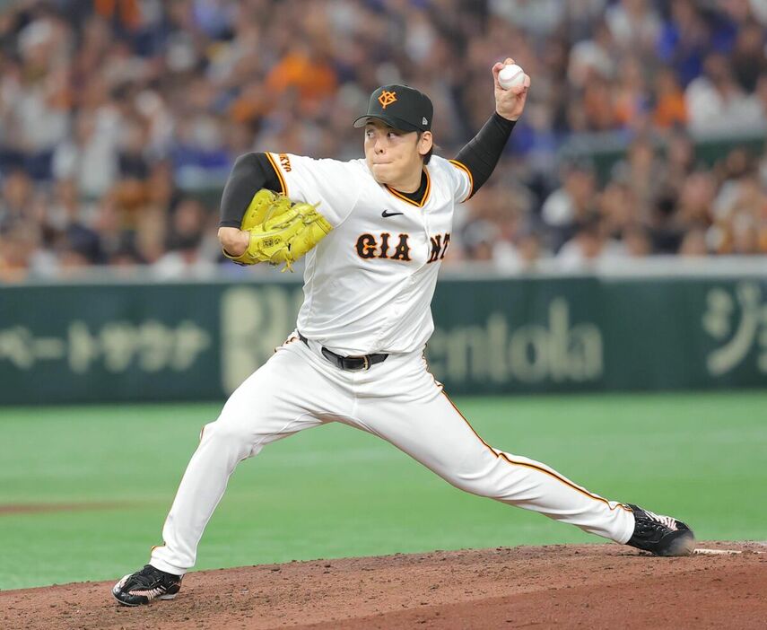 巨人４番手の高梨雄平（カメラ・宮崎　亮太）