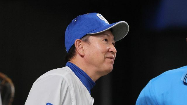 試合に勝利した中日の立浪和義監督（写真：時事）