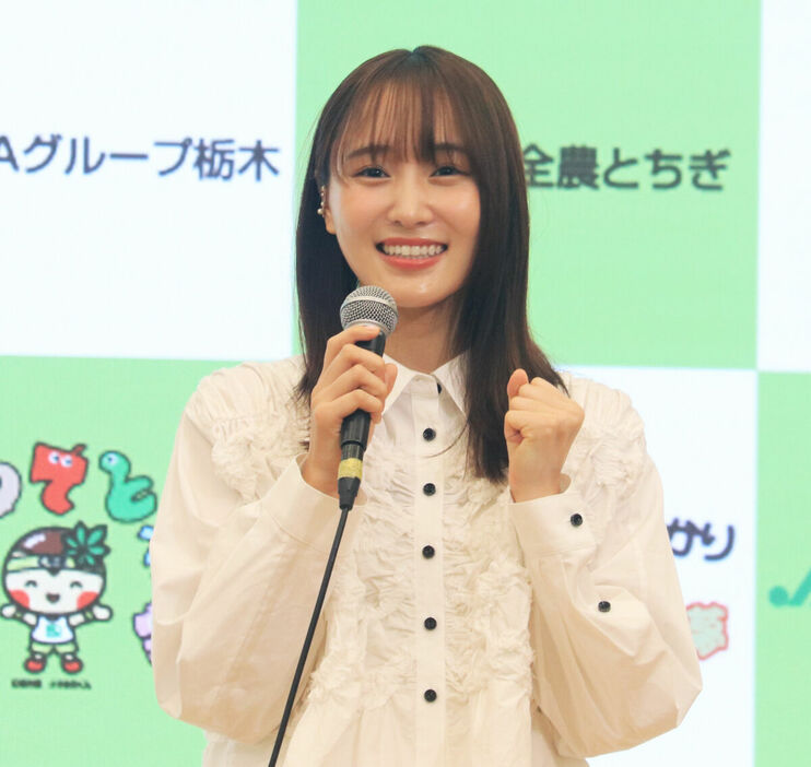 イベントに出席した菅井友香