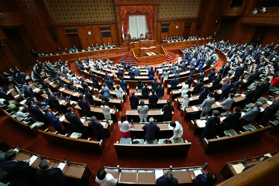 改正政治資金規正法が賛成多数で可決、成立した参院本会議＝６月１９日、国会内