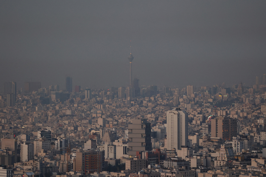 　１０月２８日、    国連安全保障理事会はイスラエルが２６日に実施したイランへの報復攻撃を協議する緊急会合を開催した。テヘランで２６日撮影（２０２４年　ロイター／Majid Asgaripour/WANA (West Asia News Agency) ）