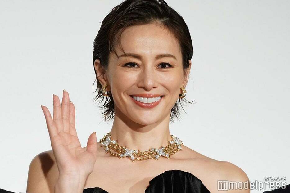 「劇場版ドクターX」ワールドプレミア舞台挨拶に出席した米倉涼子