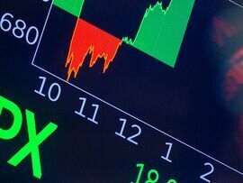 A monitor displays S&P 500 at the New York Stock Exchange. Photographer: Michael Nagle/Bloomberg