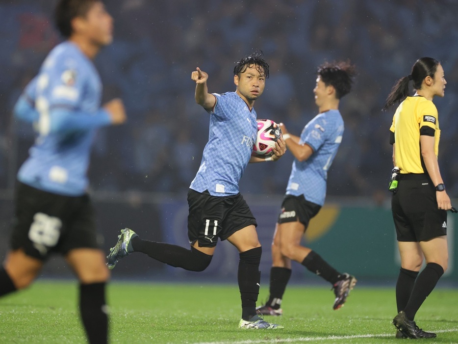 同点ゴールを決めたFW小林悠(J.LEAGUE)