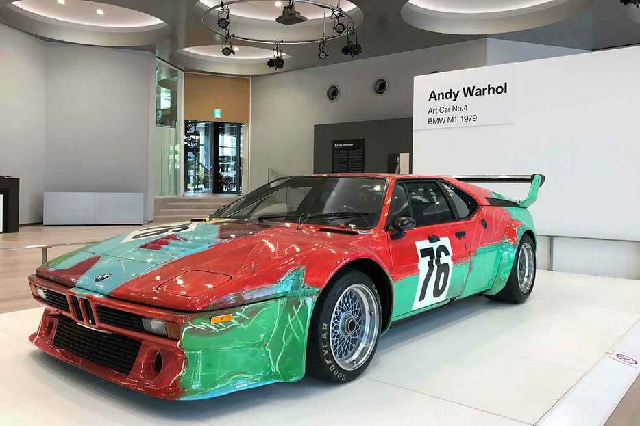 BMWはアートカーと呼ばれる、アーティストが車体に絵などを描き込む作品を20台ほど作成している。なかには世界的巨匠「アンディ・ウォーホル」が手掛けた作品もある。