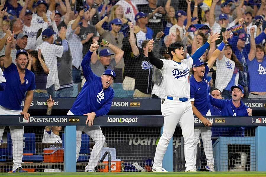 リーグ優勝決定シリーズ第6戦でカメラに抜かれた超大物が話題【写真：ロイター】