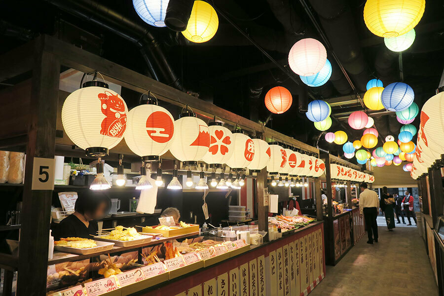 10月23日にオープンした「道頓堀 屋台村 祭」店内