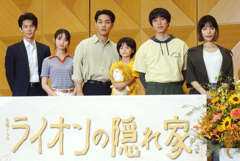 　（左から）柿澤勇人、齋藤飛鳥、柳楽優弥、佐藤大空、坂東龍汰、桜井ユキ