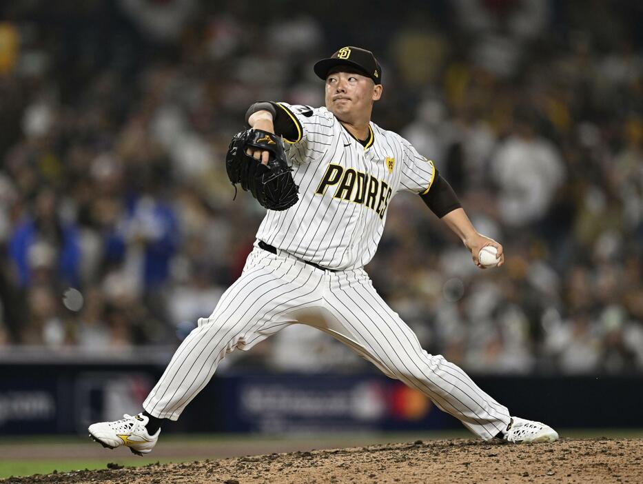 ドジャース戦の9回に登板し、1回1安打無失点だったパドレス・松井＝サンディエゴ（共同）