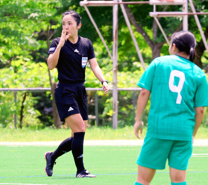 国際審判員として活躍する杉野さん（カメラ・秋元　萌佳）