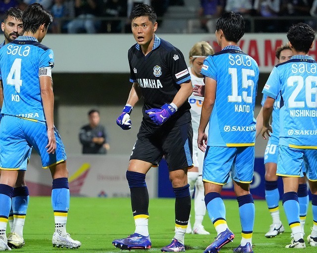 前節のC大阪戦は川島（中央）の“神セーブ”もあり２－１で勝利。貴重な勝点３を掴んだ。写真：田中研治（サッカーダイジェスト写真部）