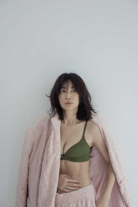 エス バイ「Nonwire Smooth Hold Bra」 image by: エス バイ